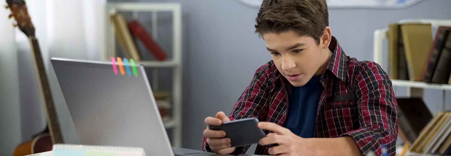 Study Finds “Small But Significant” Impact of Electronic Media Use on Mental Health in Children
Study Finds “Small But Significant” Impact of Electronic Media Use on Mental Health in Children